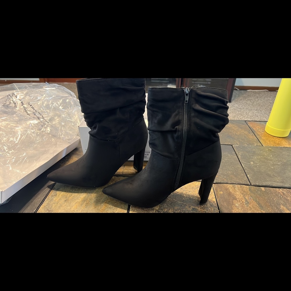 Pink Lilly suede boots